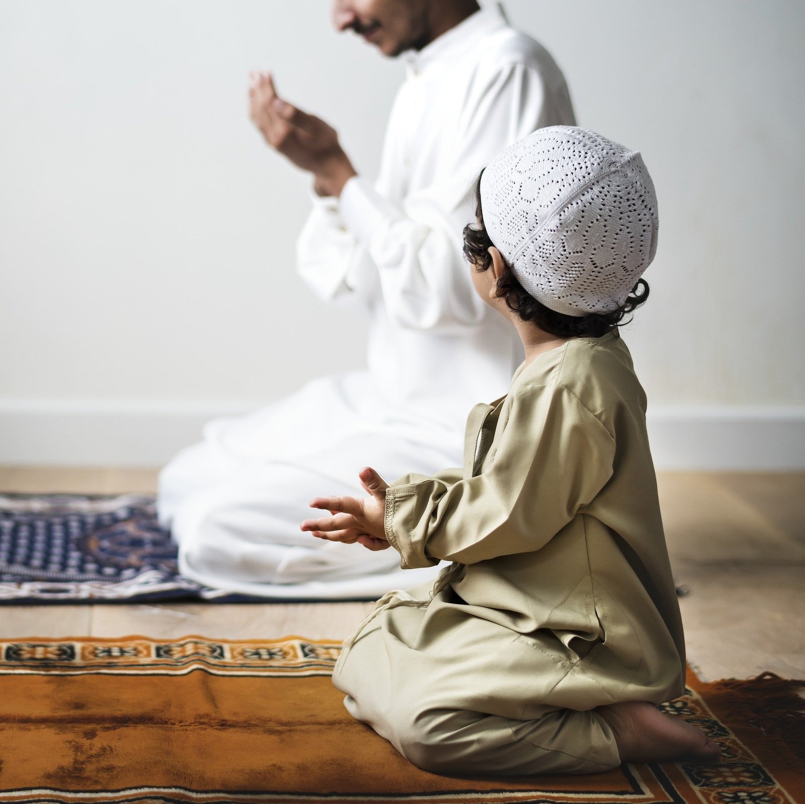 dress for males in muslim